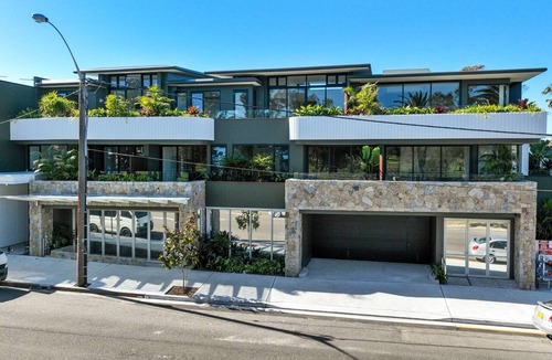 Collaroy Apartment | Brand new 1 bedroom opposite Long Reef Golf Club