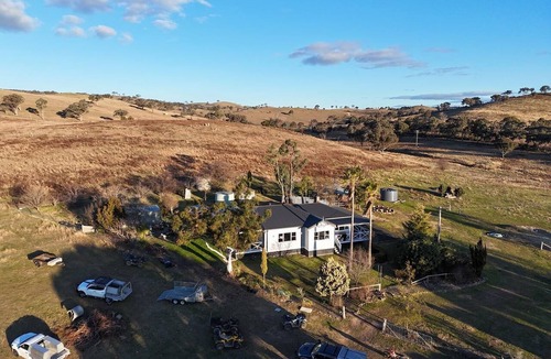 Windeyer House | Brand New 4Bed Farmhouse on 30 Acres - 20 Minutes from Mudgee.