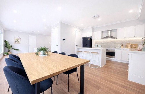 Gymea House | Brand New Hamptons 4 Bed Family Home near Gymea Village