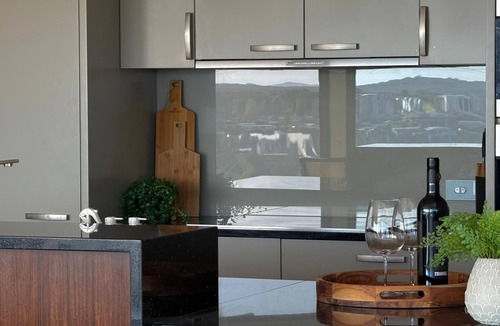 Copacabana House | Breathtaking views at Vista by the Sea