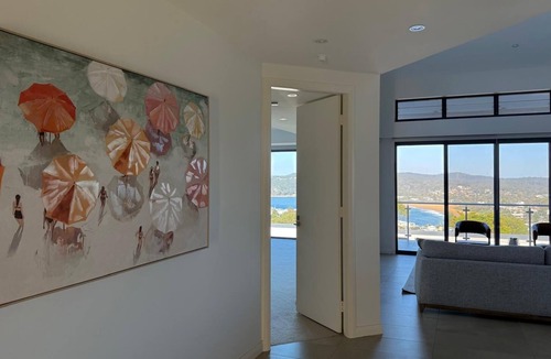 Copacabana House | Breathtaking views at Vista by the Sea