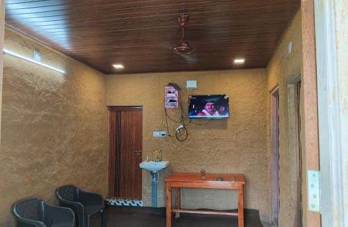 Kanthalloor House | BREEZE GARDEN MUD HOUSE Home Stay