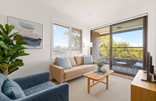 Coogee Apartment | Bright 2-Bedroom Apartment Near Coogee Beach