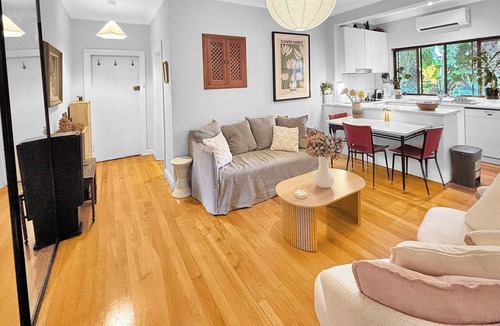Bronte Apartment | Bronte Retreat. Beach at 500m with Rooftop access