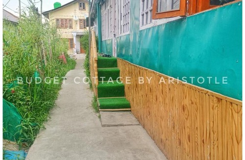 Dal Lake Bed & Breakfast | Budget Cottage By Aristotle