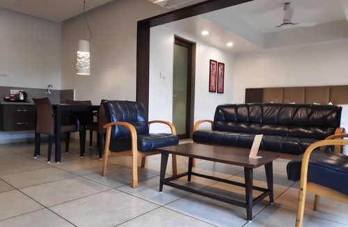 Surat Hotel | Budget Inn Bellevue