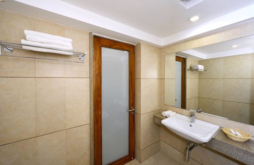 Surat Hotel | Budget Inn Bellevue
