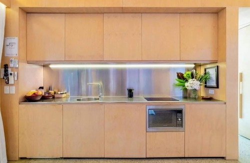 Byron Bay Apartment | Buhwi Bira Byron Bay Studio – Boutique Central Garden Retreat with Bath