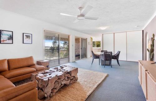 Burleigh Heads Apartment | Burleigh beauty - walk to beach