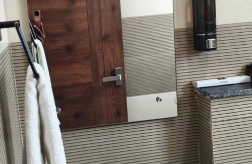 Bharatpur Hotel | C T Heights Inn Bharatpur