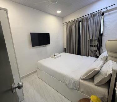 Pali Hill Apartment | Calisto 2BHK Khar W