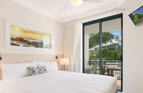 Tweed Heads Resort | CALYPSO - Classic Resort Style Apartment - Steps from the Beach!