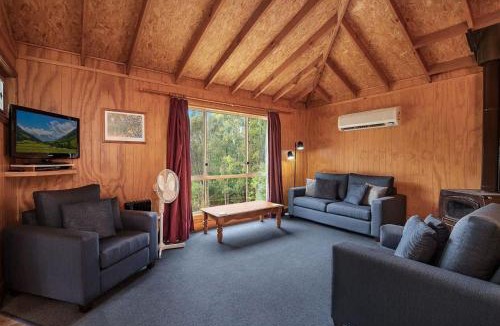 Canobolas House | Canobolas Mountain Two-Bedroom Cabin 2