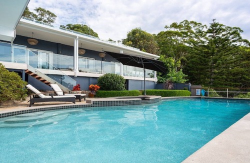Copacabana House | Cape View Copa - Mesmerising Views, Pool, Spa!