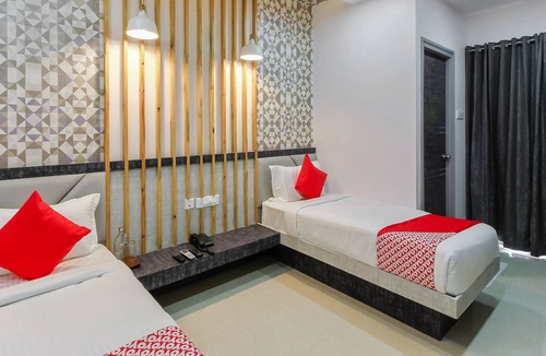 Kompally Hotel | Capital O 23322 Hoysala Inn