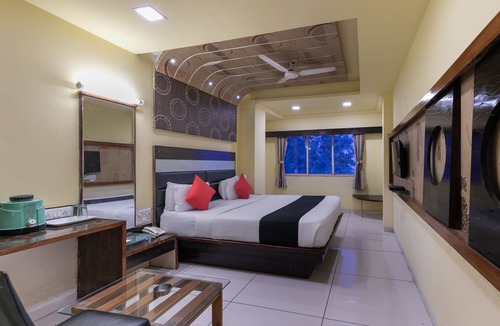 Ahmedabad City Centre Hotel | Capital O 891 Hotel Kadamb Inn