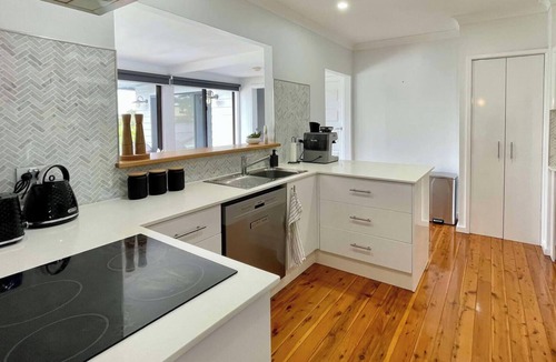 Belmont North House | Casa Calvi - pool and close to beaches