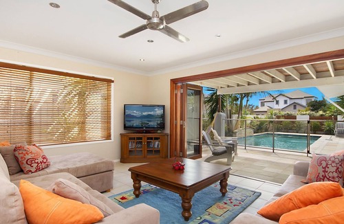 Casuarina House | Casuarina Beach House - 100m from the Beach