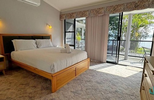 Yarrawonga Park House | Casuarina Waters - Views over Lake Macquarie