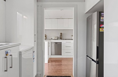 Rathmines House | Catalina Bay Perfect for Families & Pets