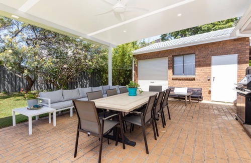 Callala Beach House | Cedasands - Pet Friendly - 4 Mins Walk to Beach