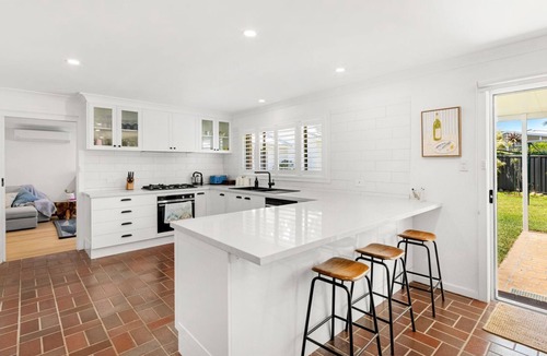 Callala Beach House | Cedasands - Pet Friendly - 4 Mins Walk to Beach
