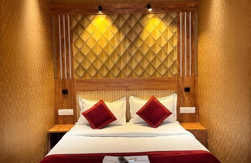 Kakkanad Hotel | Celestial Heights