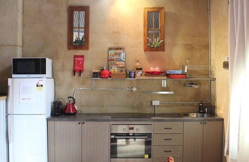 Dubbo East Hotel | Cellar Guesthouse - Outback Cellar Dubbo