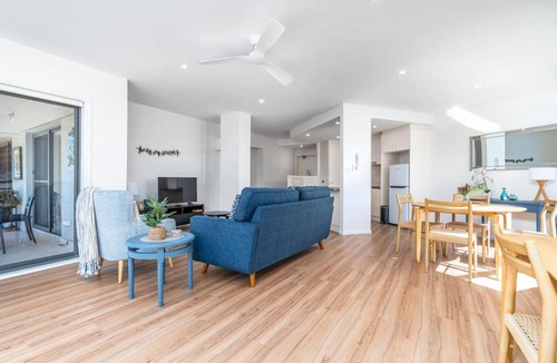 Greenway Apartment | Central 2BR Stylish Apt Located in Greenway - Hosted by Canstay