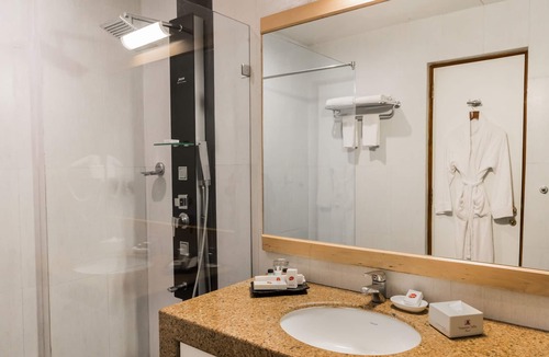 Dona Paula Resort | Chances Resort and Casino An Indy Resort