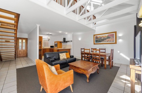 Glen Innes Hotel | Charlesworth On The Park