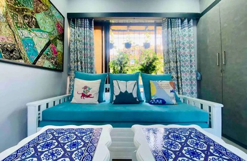 Ranwar Apartment | Charming 3 Bed 2 Bath in Bandra West with Balconyn