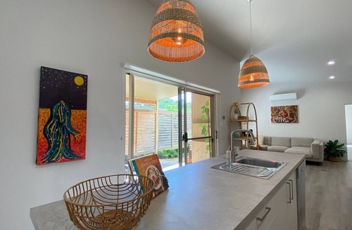 Valla Beach House | Charming Beach Getaway -Tucked away in Valla beach is the charming home that has a unique private ba
