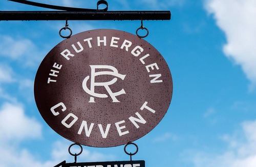Rutherglen House | Charming historical building in the heart of Rutherglen!