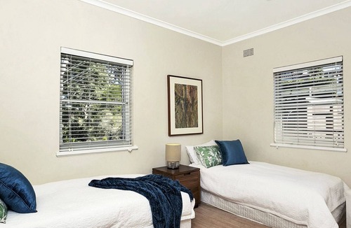 Mosman Apartment | Charming top floor apartment with harbour views - pets welcome!