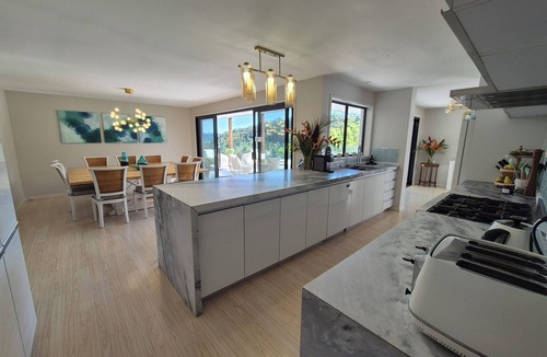 Stotts Creek House | Chateau on Cudgen minutes to beautiful Tweed coast beaches. Pool/hot tub/firepit