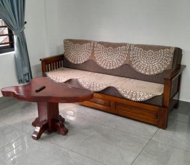 Anachal House | Cherry Blossom Munnar- 3 Bedroom Homestay