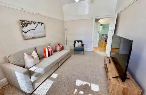 Kings Cross Apartment | Chic 1-Bed unit at Potts Point