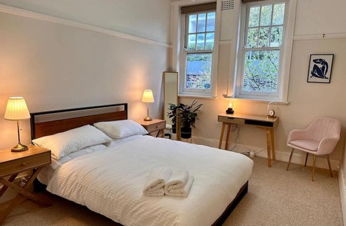 Kings Cross Apartment | Chic 1-Bed unit at Potts Point