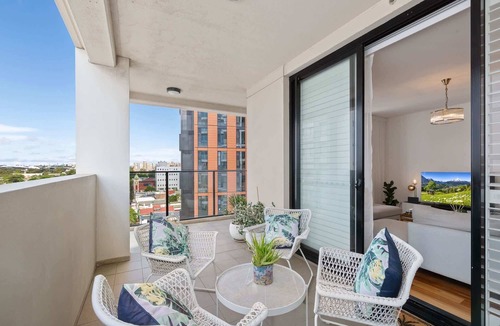Redfern House | Chic 2BR Inner-City Stay with Balcony
