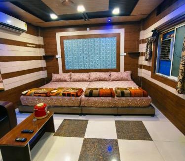Jaora Hotel | Chirag Guest House