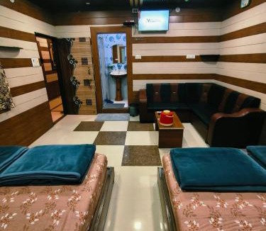 Jaora Hotel | Chirag Guest House