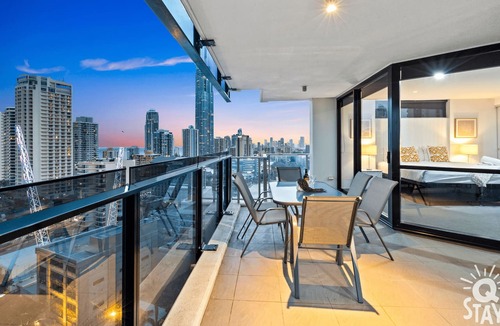 Surfers Paradise Apartment | Circle on Cavill 3 Bedroom Ocean View — Q Stay