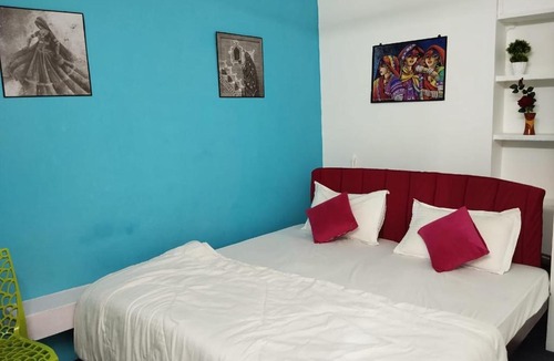Udaipur District House | City and Palace view guest house