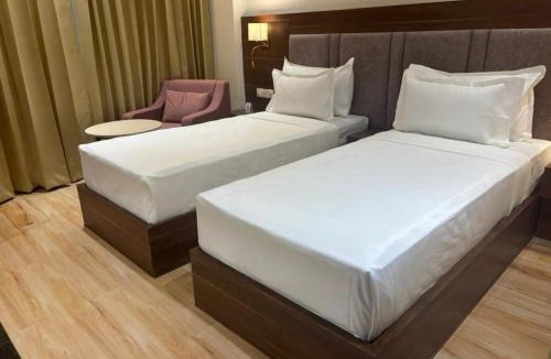 Agra Hotel | Clarks Inn Suites Agra Near Tajmahal