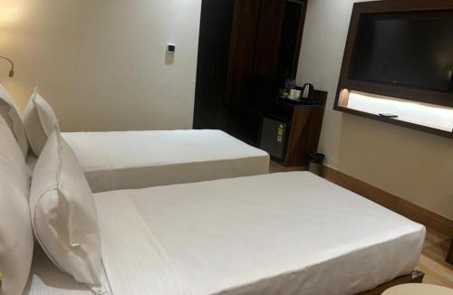 Agra Hotel | Clarks Inn Suites Agra Near Tajmahal
