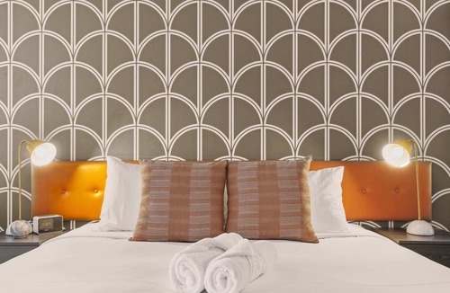Haymarket Apartment | Classic City Abode Su