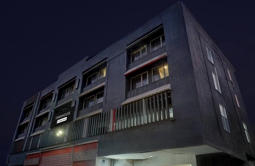 Central Pune House | Classic Hotel Town Plaza