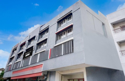 Central Pune House | Classic With Balcony Hotel Town Plaza