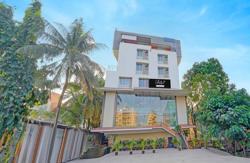 Aundh House | Classic With Balcony I- Siri Lodge